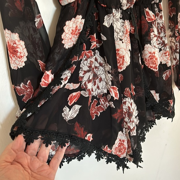 ASTR Black Floral Romper with lace trim - Picture 4 of 8